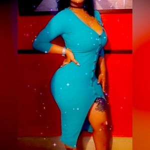 Pretty long aqua green dress !